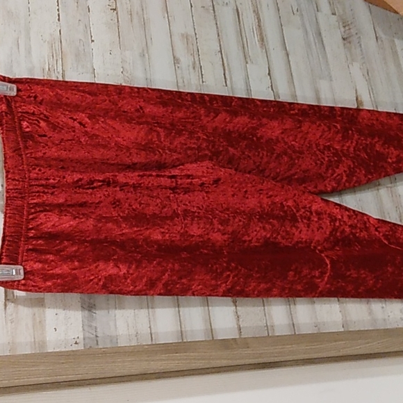 La Fete women's pantsuit.   Box 131 - Picture 5 of 5